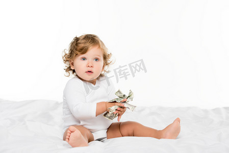 pretty摄影照片_toddler holding money