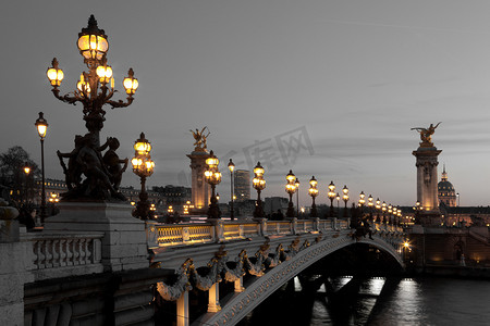 三生三世桃花节摄影照片_亚历山大三世桥，巴黎，法国