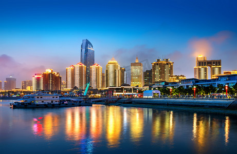 夜景房子摄影照片_青岛城市夜景中国