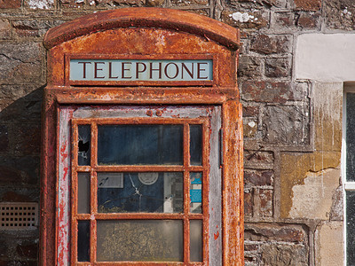 红色目标框摄影照片_在英国废弃的电话亭