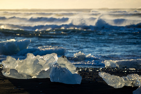 北欧语摄影照片_融化的冰块