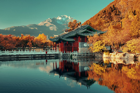 黑龙潭花草树木山川河流