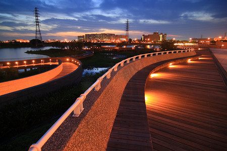 工厂的夜景