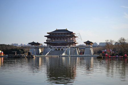 陕西城市建筑摄影照片_中国陕西西安大唐芙蓉园与唐代传统中国建筑