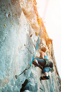 周妍希欧美美女摄影照片_在垂直平整壁上攀岩
