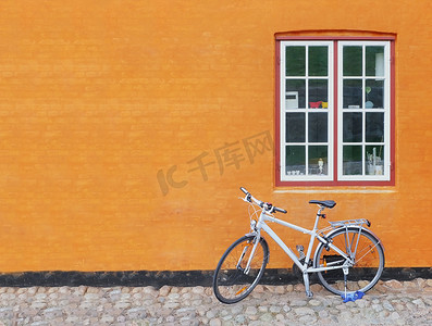 自行车上的背景墙