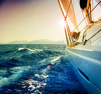 针对 sunset.sailboat.sepia 游艇帆船定了调子