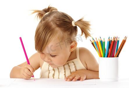 可爱的儿童画与铅笔