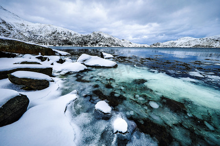罗弗敦群岛。美丽的挪威风景.