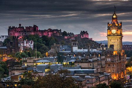 简约晚安摄影照片_爱丁堡城堡和城市景观