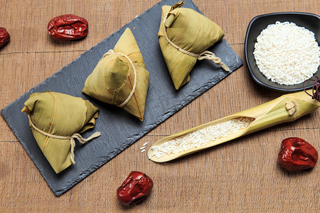 端午龙舟摄影照片_粽子是中国的传统小吃