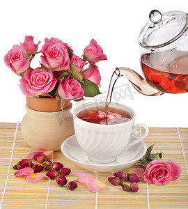 玫瑰边框摄影照片_玫瑰花束的茶杯子