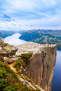诺威摄影照片_在峡湾 Lysefjord-挪威悬崖 Preikestolen