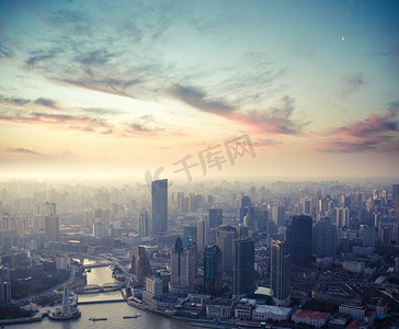 biznes摄影照片_上海在黄昏时