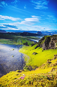 蓝色山水摄影照片_冰岛的自然美丽山水风景.