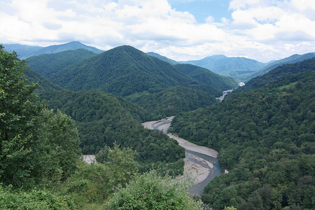 克拉斯诺达尔地区索契海岸的沙河河谷