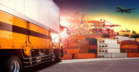 联合国际摄影照片_货柜车在航运港口、 集装箱码头、 货运车