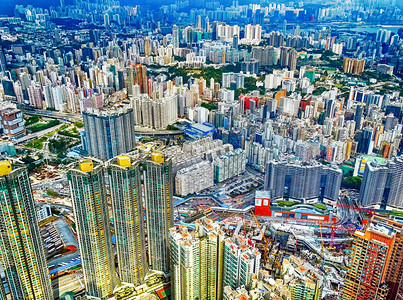 在香港九龙欣赏摩天大楼的美景                               