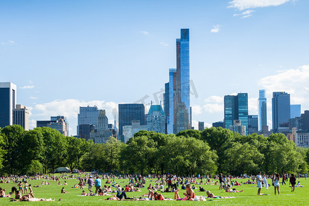 新增摄影照片_在中央公园-纽约-美国休息的人们