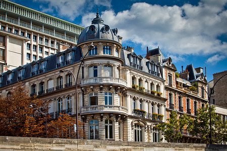 典型的法国建筑外墙巴黎