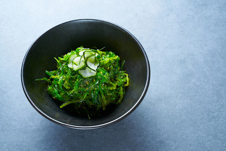 日本纹摄影照片_海藻沙拉配黄瓜芝麻、 大豆