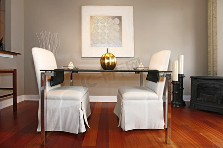 皇室摄影照片_Elegant dining table set in a modern living room