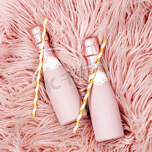 生日庆祝背景摄影照片_迷你香槟酒瓶与吸管在粉红色的毛皮背景