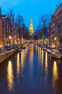 南教堂和阿姆斯特丹运河的黄昏