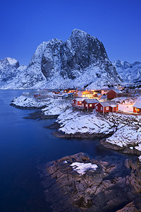 挪威渔夫小屋冬季黎明