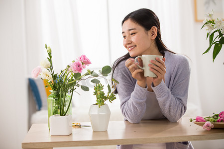 青年女人的家庭生活