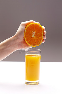 美汁源橙汁摄影照片_自制橙汁