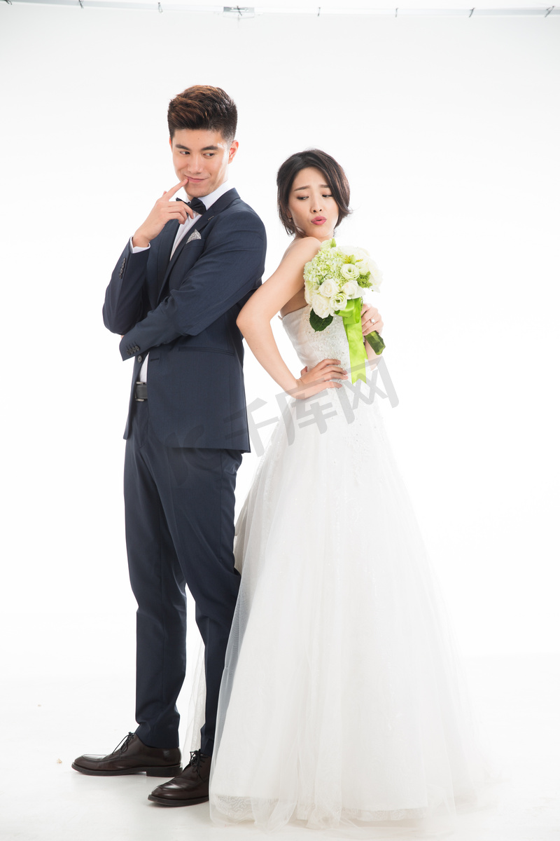 浪漫的新婚夫妇高清摄影大图 千库网