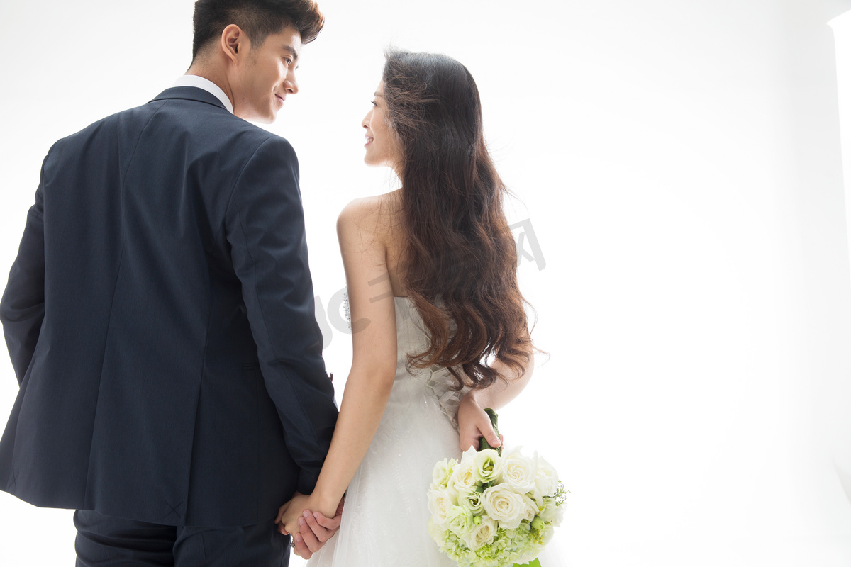 浪漫的新婚夫妇高清摄影大图 千库网