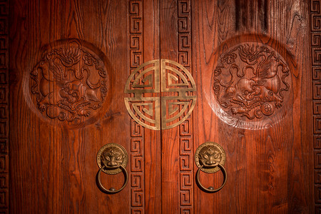 传统风格摄影照片_四合院的门