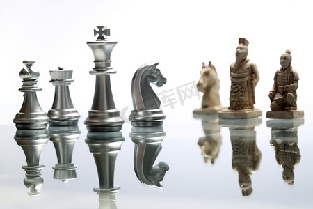国际商务合作摄影照片_静物兵马俑国际象棋
