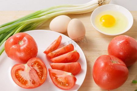 鲜艳彩色摄影照片_炒西红柿鸡蛋的食材