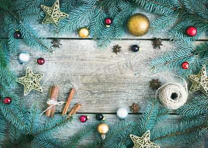 树枝状水系摄影照片_(新年) 圣诞装饰背景: 毛皮树枝、 g