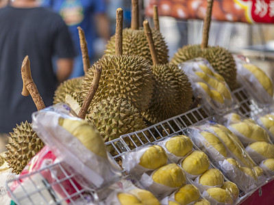 泰国曼谷摄影照片_街头食品的耀华，曼谷，泰国榴莲