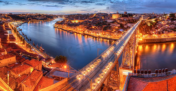 river摄影照片_Porto, river Duoro and bridge at night
