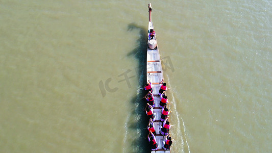 传统端午节赛龙舟摄影照片_航拍端午节划龙舟传统节日