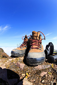 上峰的登山靴