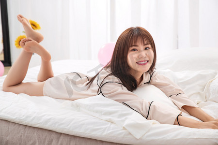 花香美女少女向日葵向日葵中的少女向日葵间的美丽少女美女少女与