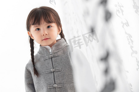 中式新年摄影照片_可爱的小女孩