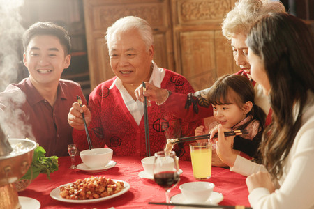 幸福东方家庭过年聚餐