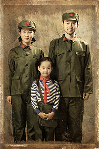 军人摄影照片_幸福家庭老照片