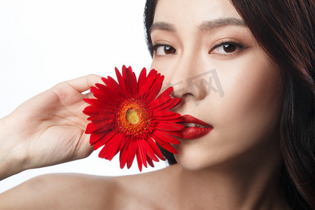 遮挡脸部摄影照片_美女妆面肖像