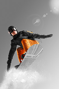 动态花摄影照片_滑雪的青年男人