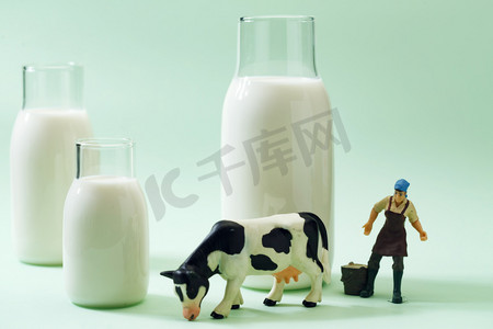 绿色食品清新摄影照片_牛奶和奶牛