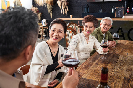 木质餐桌摄影图片-木质餐桌摄影作品-千库网