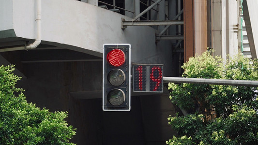 城市路口交通信号灯红灯数字倒计时实拍